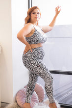 Load image into Gallery viewer, Sticky Grip Leggings - Snow Leopard