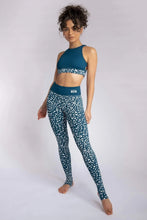 Load image into Gallery viewer, GECKO GRIP LEGGINGS: TWILIGHT LEOPARD