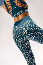 Load image into Gallery viewer, GECKO GRIP LEGGINGS: TWILIGHT LEOPARD