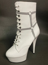 Load image into Gallery viewer, Classic Boot Harness