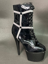 Load image into Gallery viewer, Classic Boot Harness